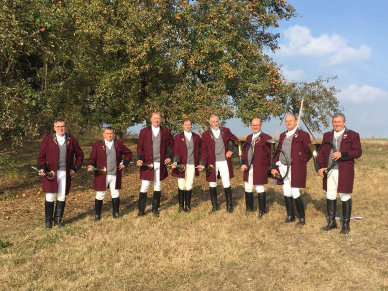 Die Reiterlichen Jagdhornbläser während der Schleppjagd Altentrüdingen 2018